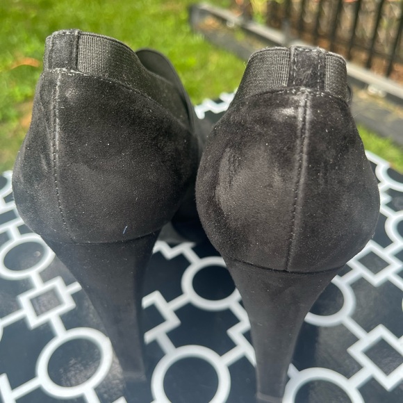 Stewart Weitzman, black stiletto closed toe heels, size 9M - Picture 2 of 5